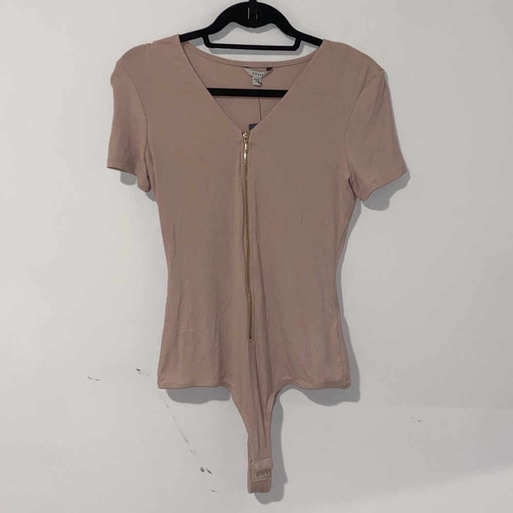 Shortsleeve ribbed gold zipper body suit